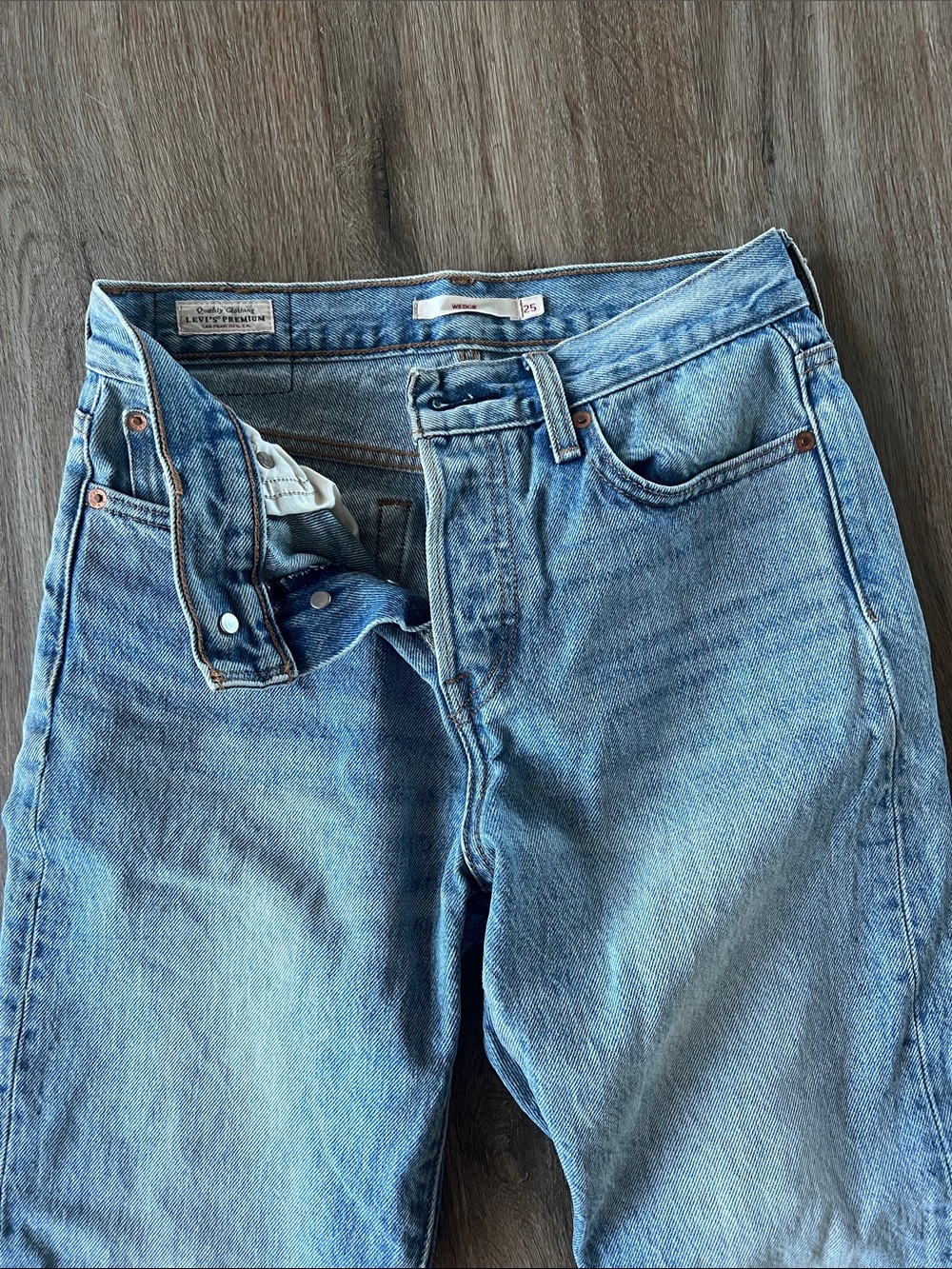 Levi's women’s Light Blue Straight-Leg Jeans